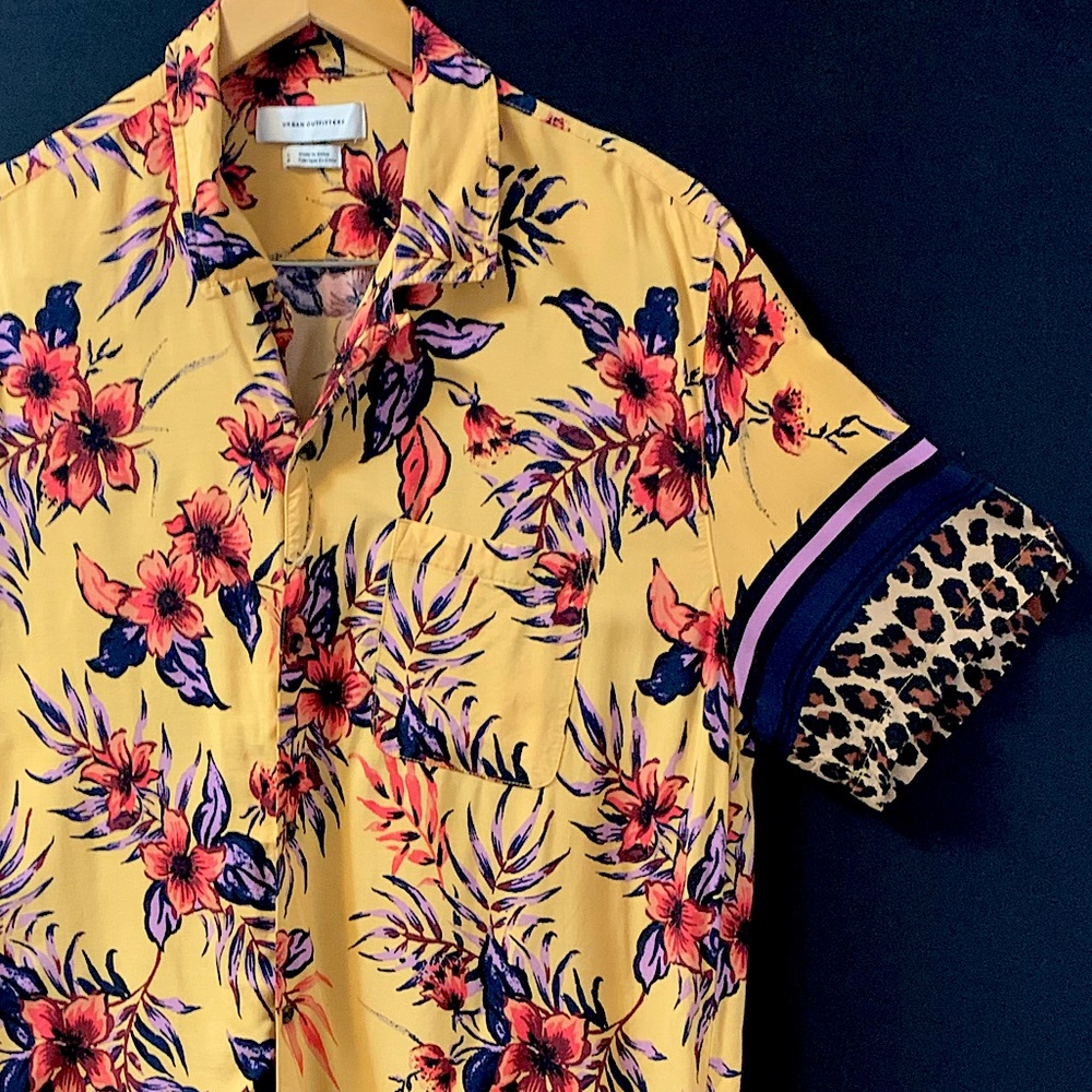 Bright Floral & Leopard print rayon short sleeve button down shirt - Large